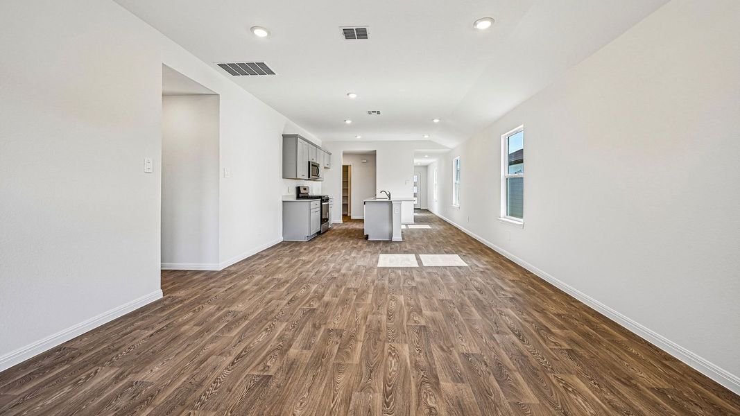 Spacious, unfurnished interior of a new home in Southgrove, Kyle (Image 29).