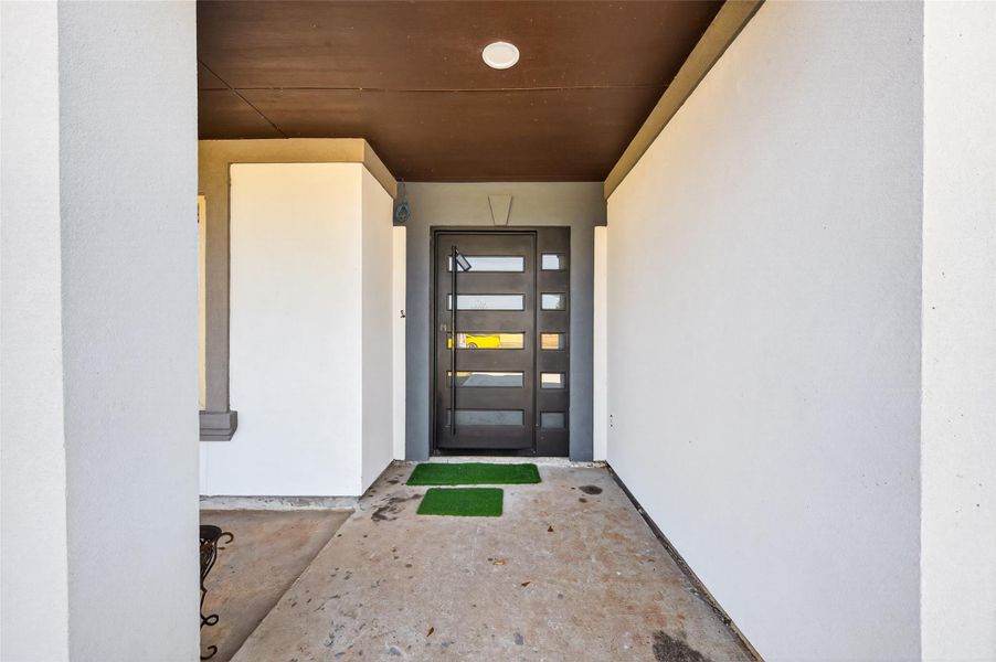 Exterior details and patio area of a home in , Conroe (Image 3). Exterior details and patio area of a home in , Conroe (Image 3).