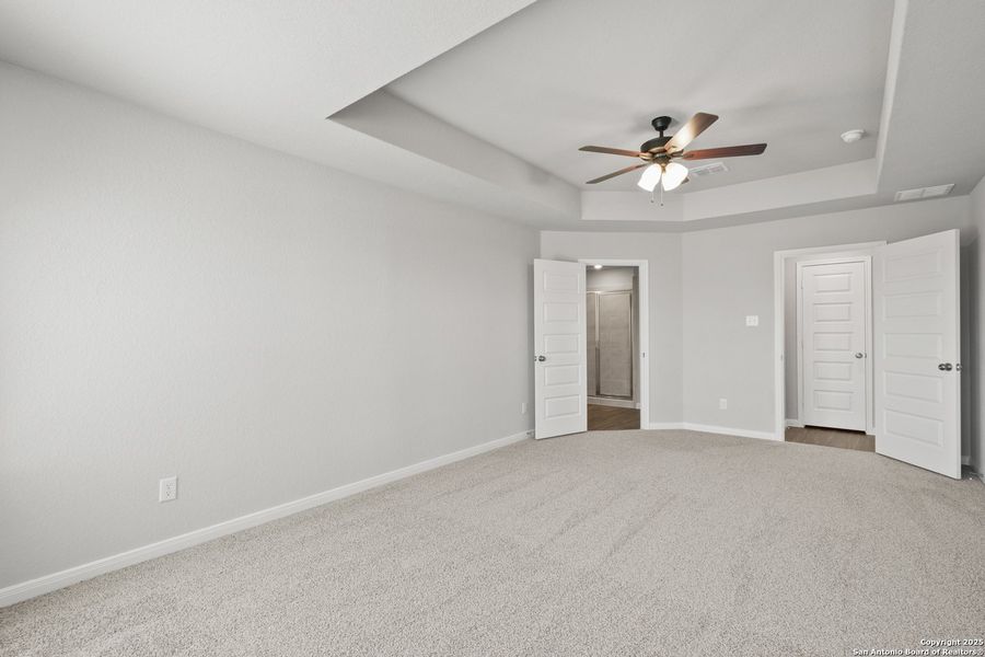 Spacious, unfurnished interior of a new home in Swenson Heights, Seguin (Image 20).