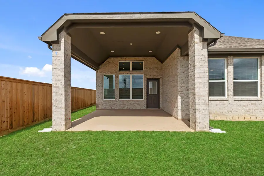 Exterior details and patio area of a home in Bridgeland, Cypress (Image 3).