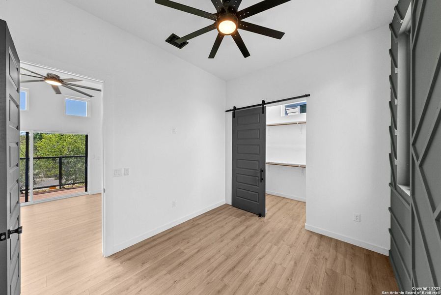 Spacious, unfurnished interior of a new home in , San Antonio (Image 9).