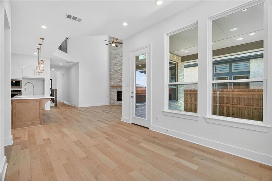 Spacious, unfurnished interior of a new home in Tavolo Park, Fort Worth (Image 24).