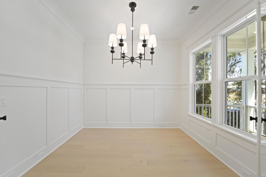 Spacious, unfurnished interior of a new home in , Charleston (Image 24).
