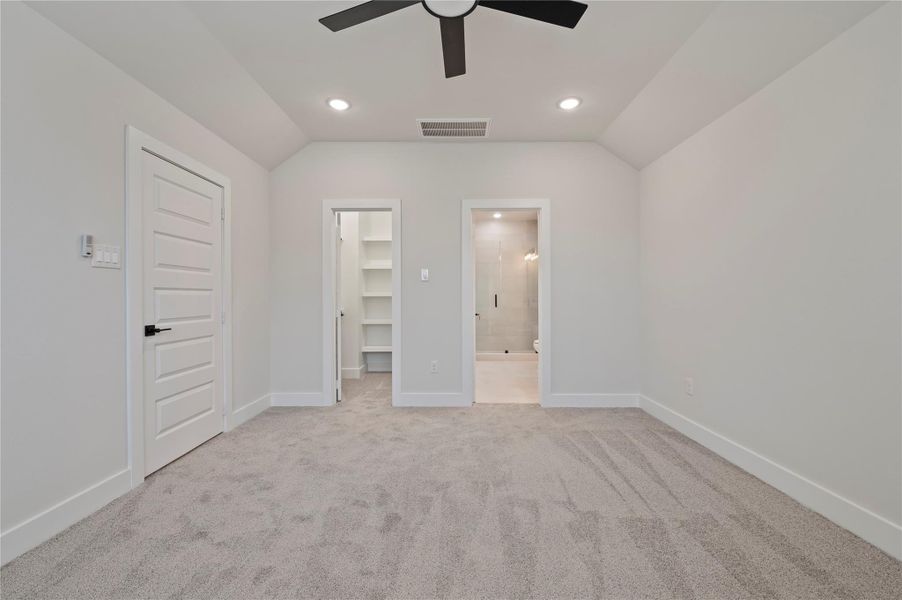 Spacious, unfurnished interior of a new home in , Houston (Image 23).