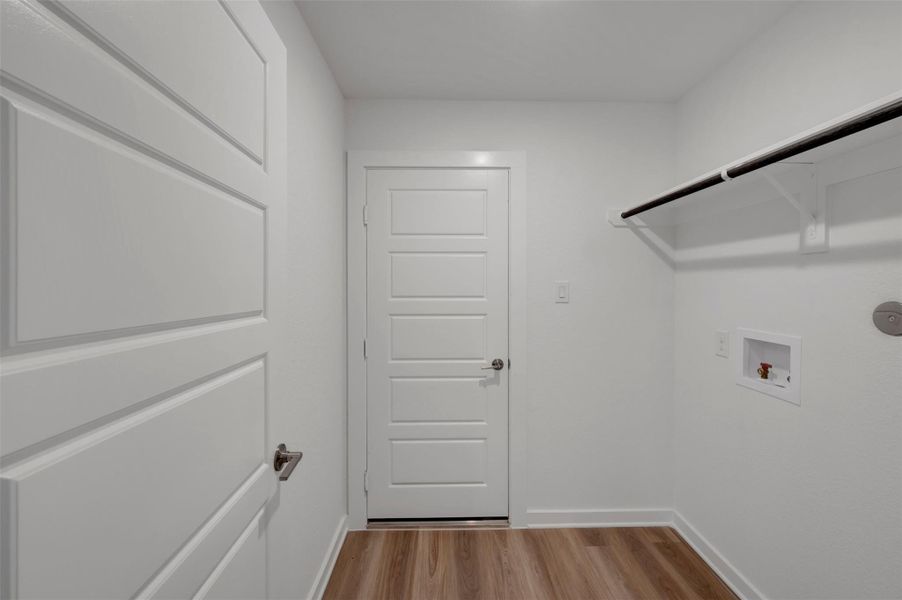 Spacious, unfurnished interior of a new home in Ambrose, La Marque (Image 12).