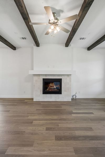 Spacious, unfurnished interior of a new home in Sheppard's Place, Waxahachie (Image 21).