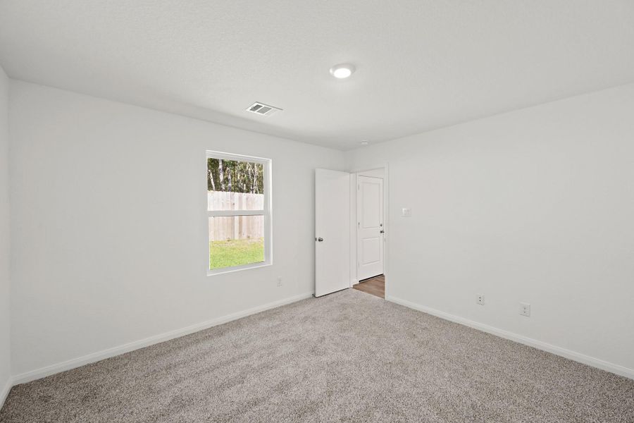 Spacious, unfurnished interior of a new home in , Conroe (Image 10).