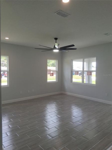 Spacious, unfurnished interior of a new home in , Palm Bay (Image 12).