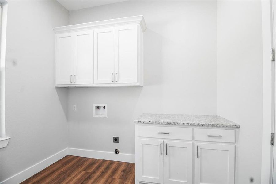 Furnished interior view inside a new home in , Lindale (Image 6).