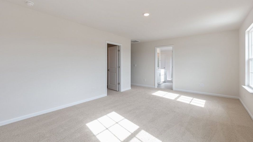 Spacious, unfurnished interior of a new home in Cambridge Park, Mebane (Image 18).