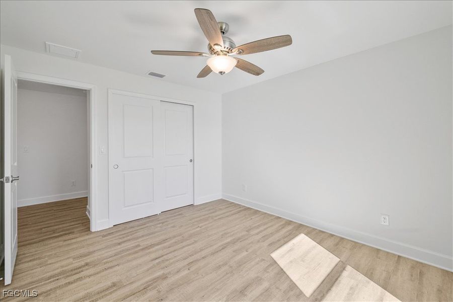 Spacious, unfurnished interior of a new home in Cape Coral, Cape Coral (Image 27).