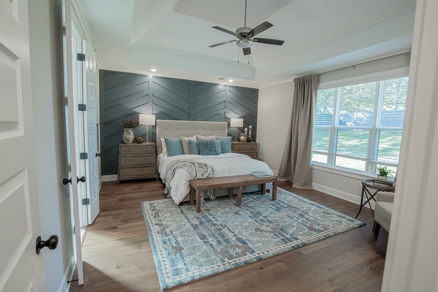 Representative furnished interior of a home built from the Huntington by Grant & Co in White Oak, Arlington (Image 48).