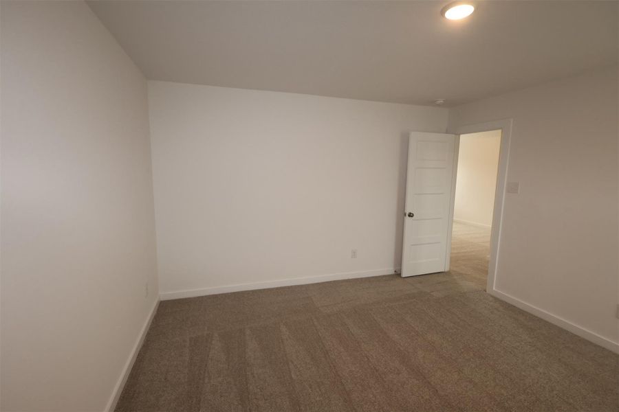 Spacious, unfurnished interior of a new home in Indian Springs, Crosby (Image 31).