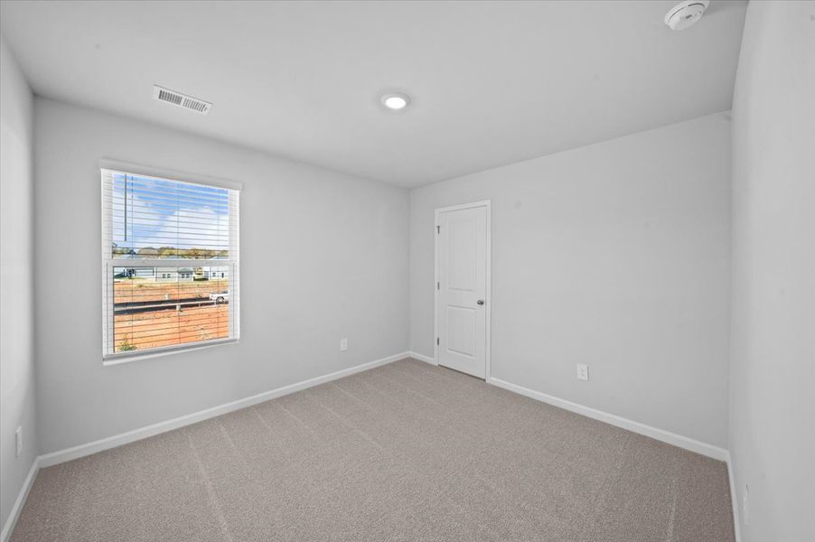 Spacious, unfurnished interior of a new home in Pleasant Brook, Piedmont (Image 16).