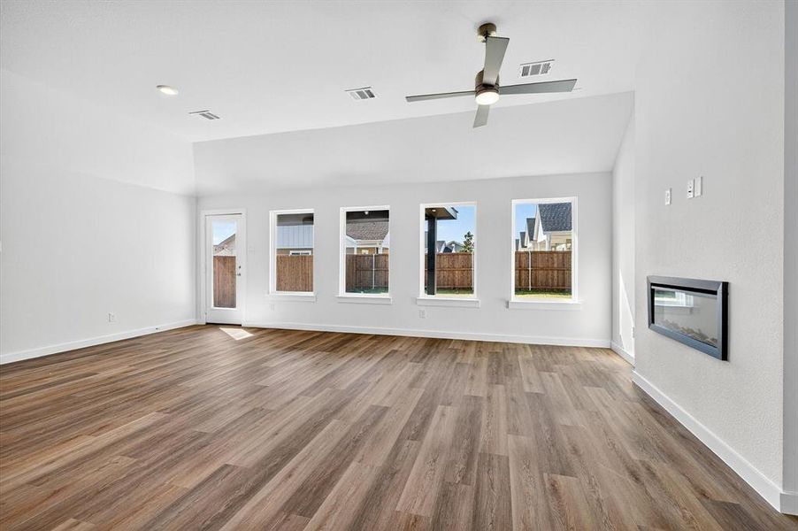 Spacious, unfurnished interior of a new home in Hickory Hill, Sherman (Image 36). Spacious, unfurnished interior of a new home in Hickory Hill, Sherman (Image 36).