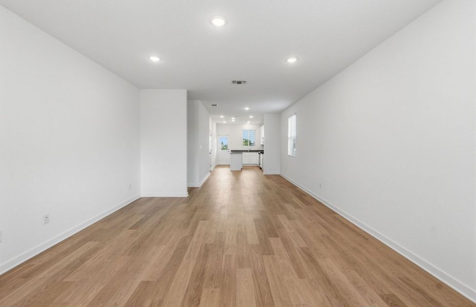 Spacious, unfurnished interior of a new home in La Cima, San Marcos (Image 23).