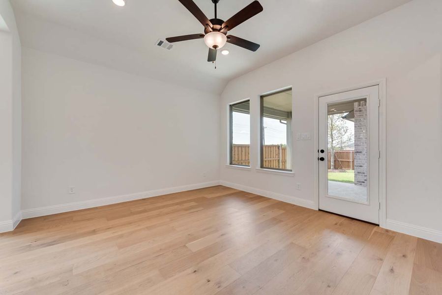 Representative unfurnished interior of a home built from the Granary by Pacesetter Homes in La Terra at Uptown Celina, Celina (Image 22).