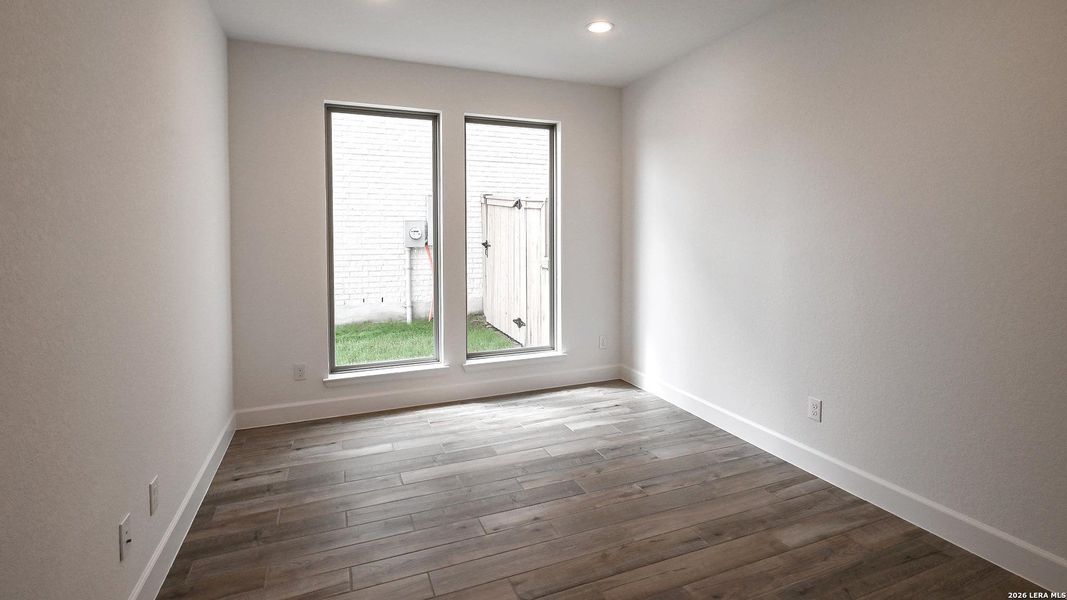 Spacious, unfurnished interior of a new home in Johnson Ranch, Bulverde (Image 17).