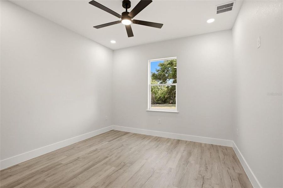 Spacious, unfurnished interior of a new home in , Sebring (Image 22).