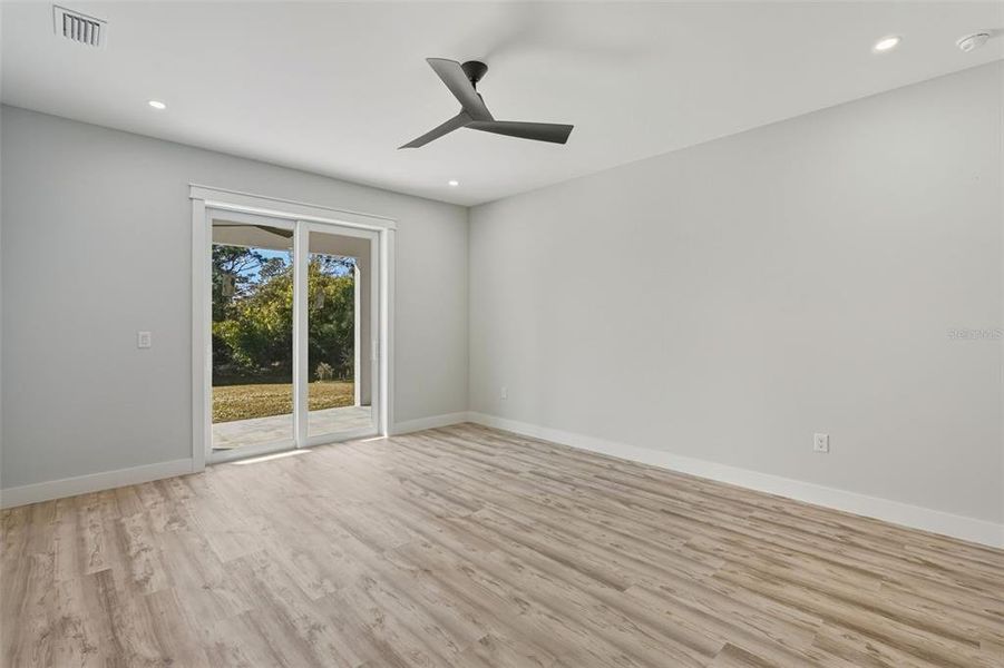 Spacious, unfurnished interior of a new home in , Rotonda West (Image 38).