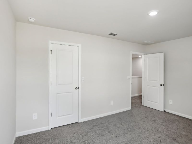 Spacious, unfurnished interior of a new home in Creekside at Oxford Park, Fairburn (Image 18). Spacious, unfurnished interior of a new home in Creekside at Oxford Park, Fairburn (Image 18).