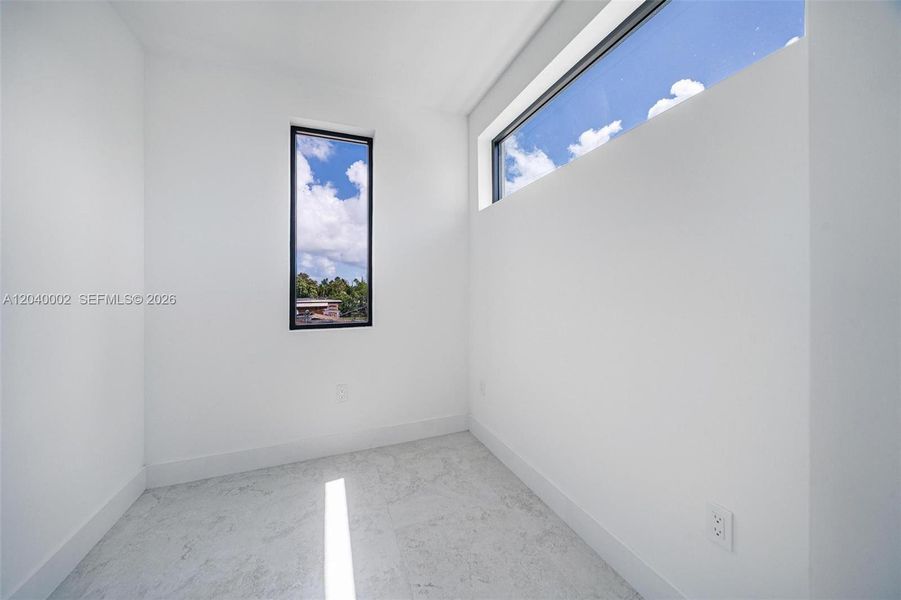 Spacious, unfurnished interior of a new home in , Miami (Image 21).