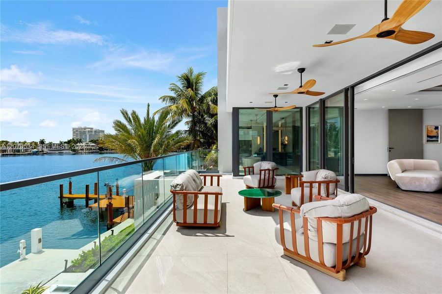 Exterior details and patio area of a home in , Fort Lauderdale (Image 23).
