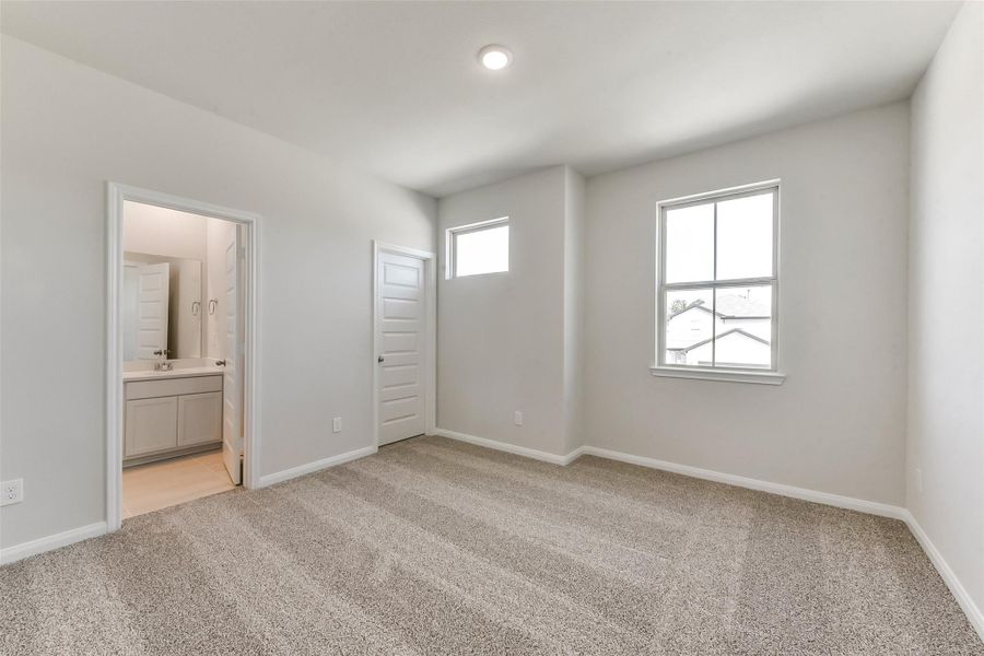 Spacious, unfurnished interior of a new home in Colony at Pinehurst, Pinehurst (Image 33). Spacious, unfurnished interior of a new home in Colony at Pinehurst, Pinehurst (Image 33).