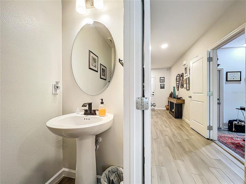 Furnished interior view inside a new home in , Orlando (Image 41).