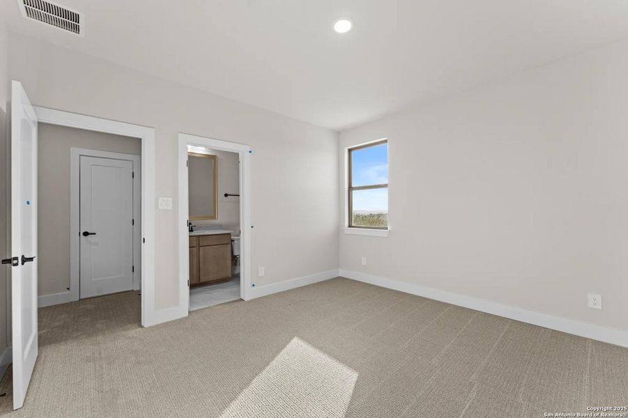 Spacious, unfurnished interior of a new home in Esperanza - 80' & 90', Boerne (Image 13). Spacious, unfurnished interior of a new home in Esperanza - 80' & 90', Boerne (Image 13).