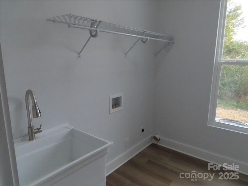 Spacious, unfurnished interior of a new home in , Rock Hill (Image 9).