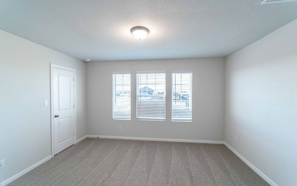 Spacious, unfurnished interior of a new home in Sunset Oaks, Maxwell (Image 13).