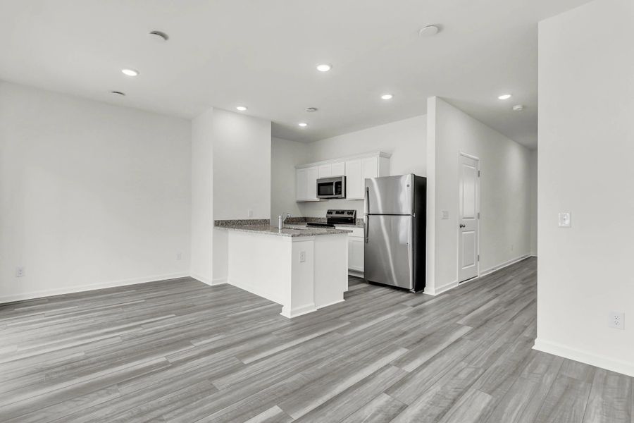 Representative furnished interior of a home built from the Lantern by Starlight Homes in Pinckney Place, North Charleston (Image 14).