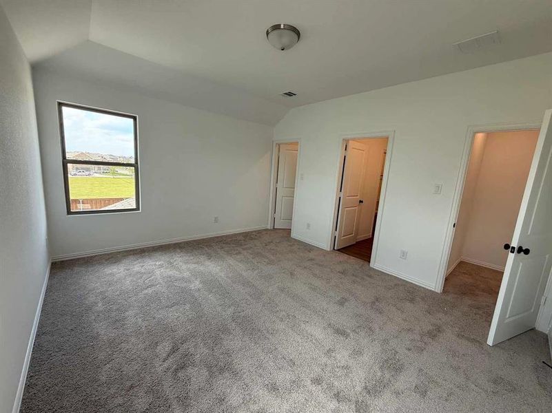Spacious, unfurnished interior of a new home in Gateway Parks, Forney (Image 14).