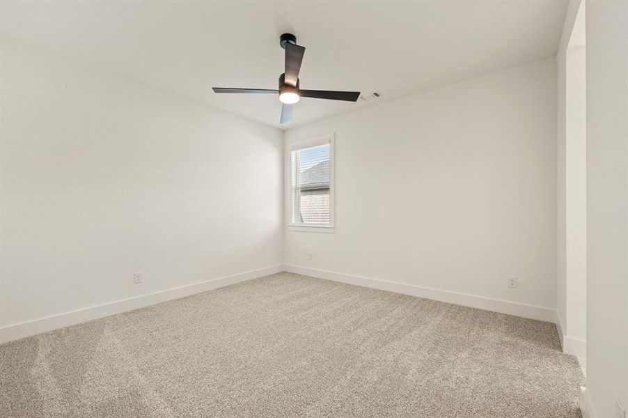 Spacious, unfurnished interior of a new home in NorthGlen, Haslet (Image 33).
