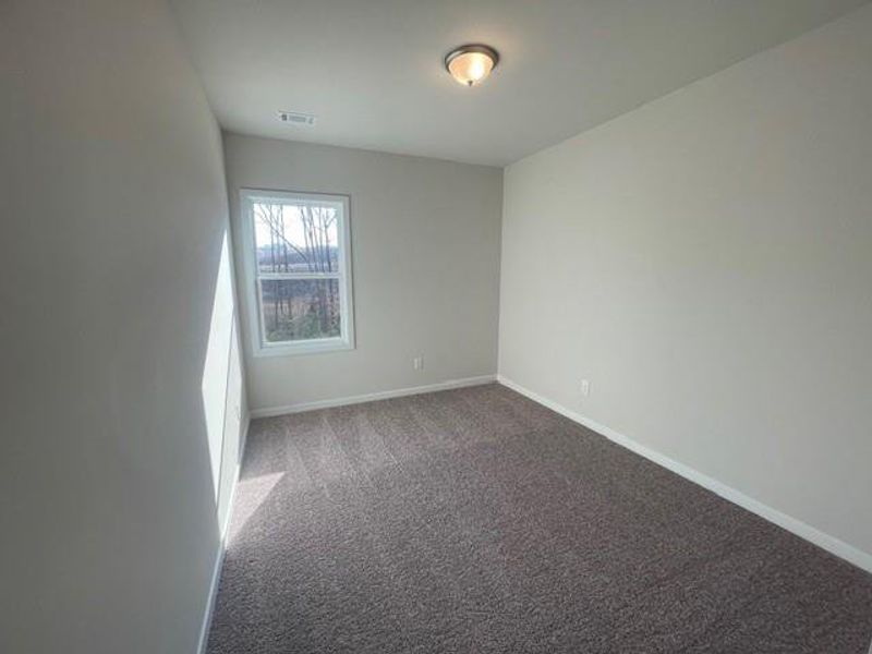 Spacious, unfurnished interior of a new home in Ponderosa Farms Estates, Gainesville (Image 13).