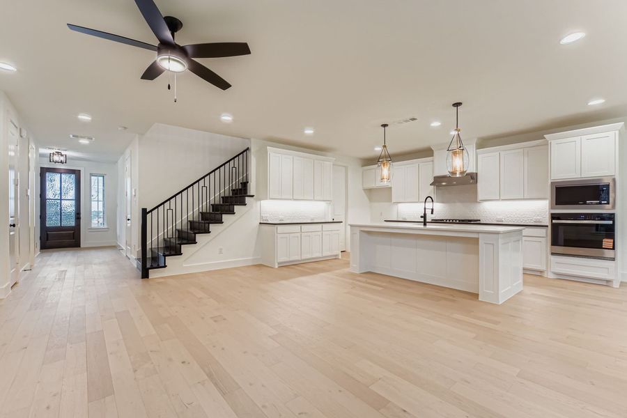 3113 Sir Judge - Living Area