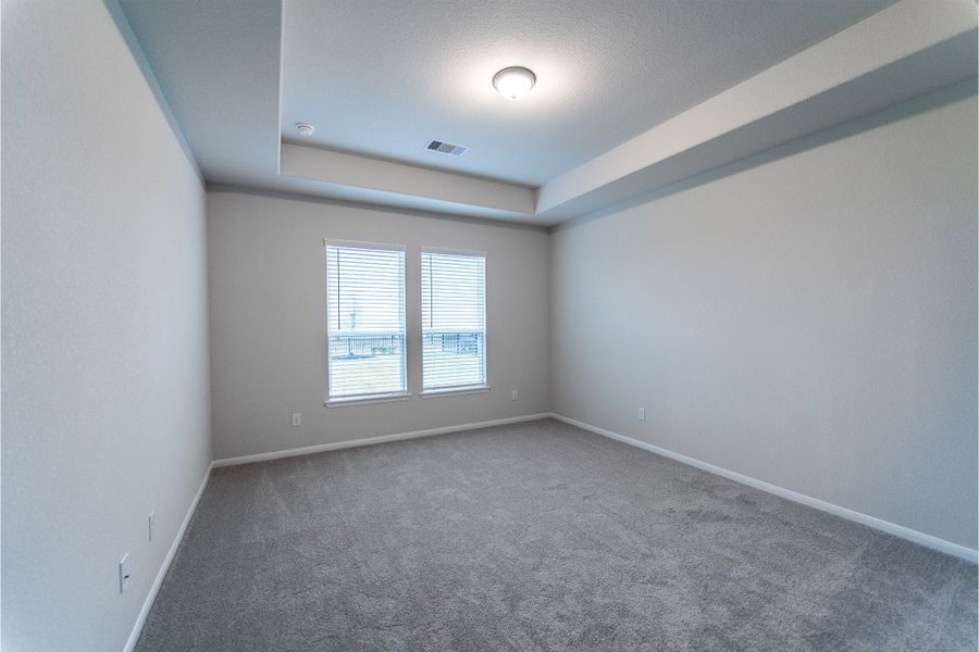 Spacious, unfurnished interior of a new home in Canterra Creek, Rosharon (Image 20).