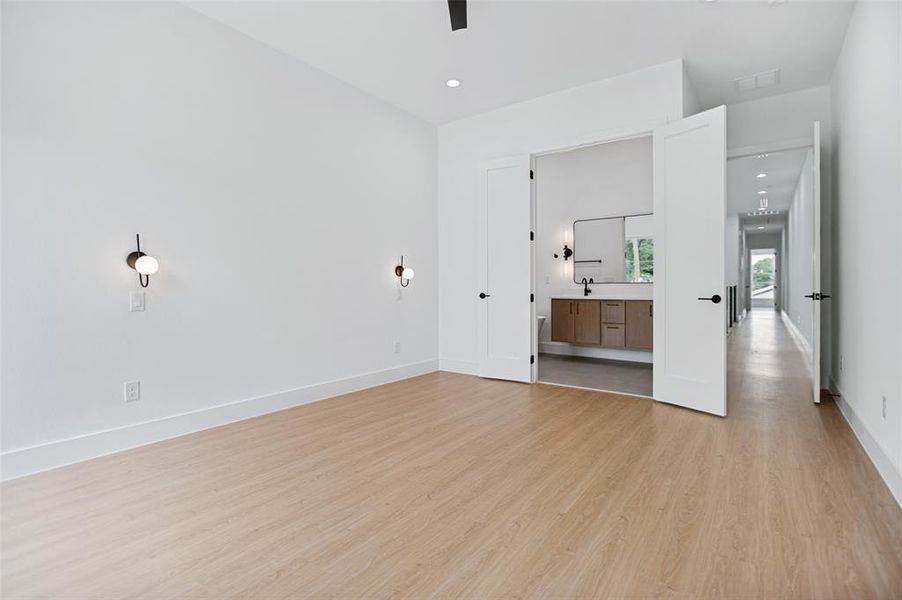 Spacious, unfurnished interior of a new home in , Dallas (Image 19).