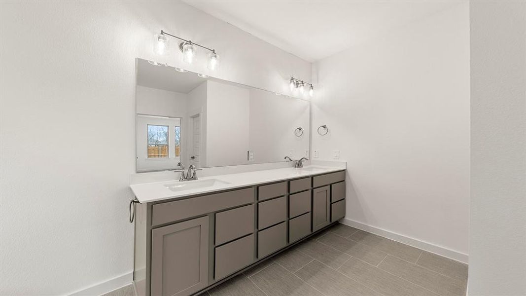 Olive Primary Bath 2