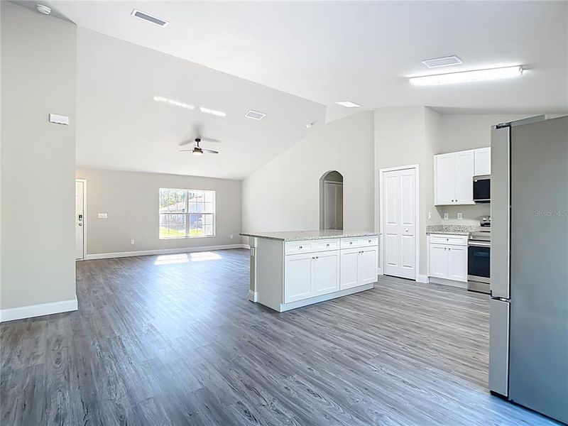 Spacious, unfurnished interior of a new home in , Punta Gorda (Image 30).