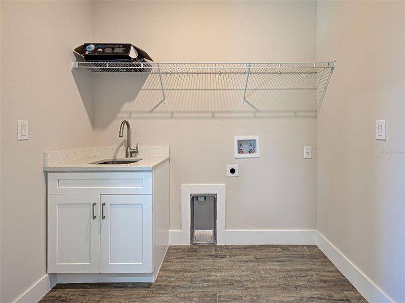 Spacious, unfurnished interior of a new home in , Port Charlotte (Image 55).