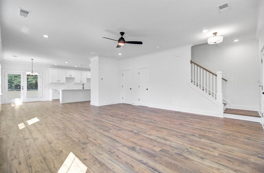 Spacious, unfurnished interior of a new home in , Charleston (Image 30).