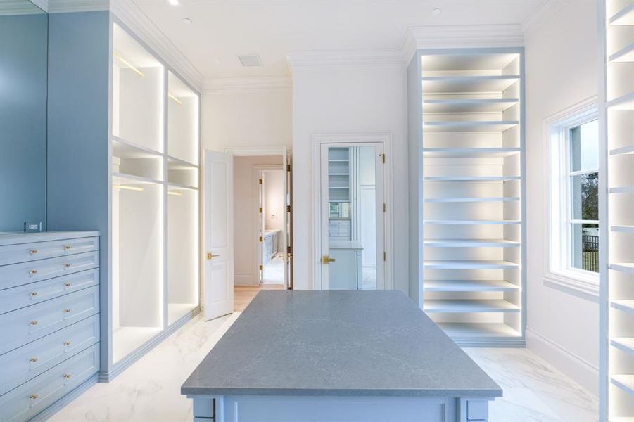 Furnished interior view inside a new home in , Allen (Image 13).