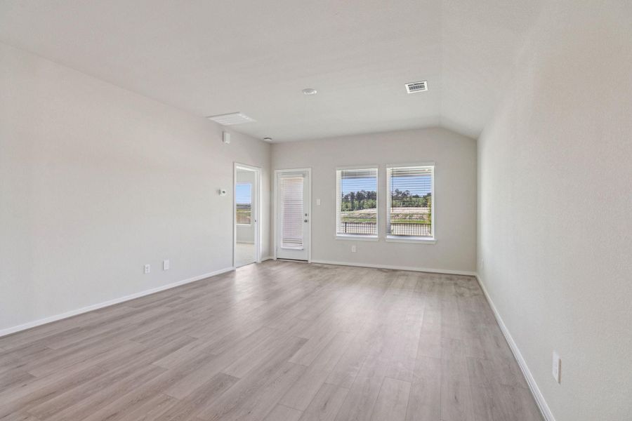 Spacious, unfurnished interior of a new home in , Conroe (Image 25). Spacious, unfurnished interior of a new home in , Conroe (Image 25).