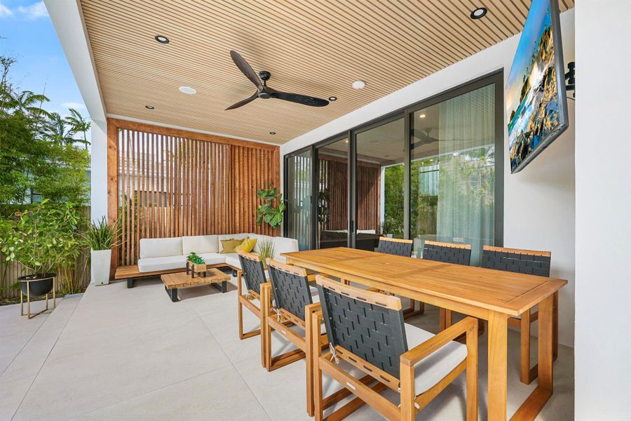 Exterior details and patio area of a home in , Fort Lauderdale (Image 27).