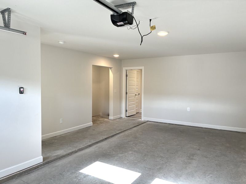 Spacious, unfurnished interior of a new home in Holly View, Greenville (Image 20).