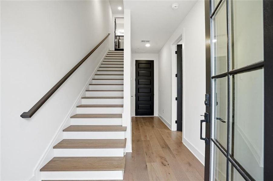 Spacious, unfurnished interior of a new home in , Alpharetta (Image 19). Spacious, unfurnished interior of a new home in , Alpharetta (Image 19).
