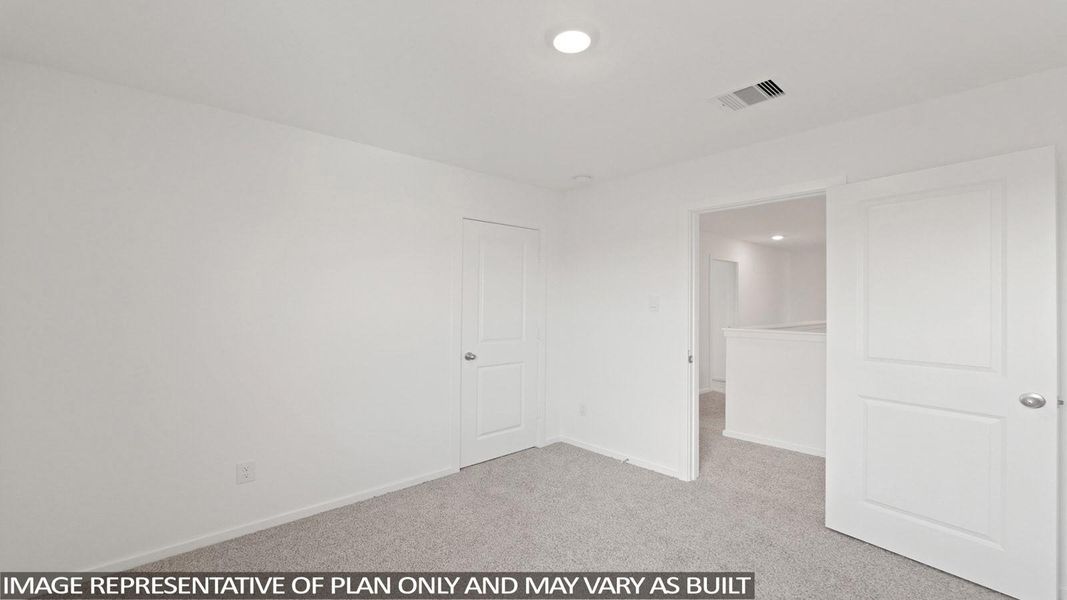 Spacious, unfurnished interior of a new home in Lexington Heights, Willis (Image 24).