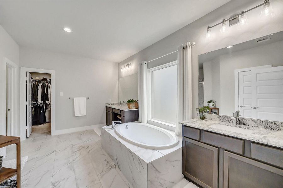 Furnished interior view inside a new home in Beacon Hill, Waller (Image 16).